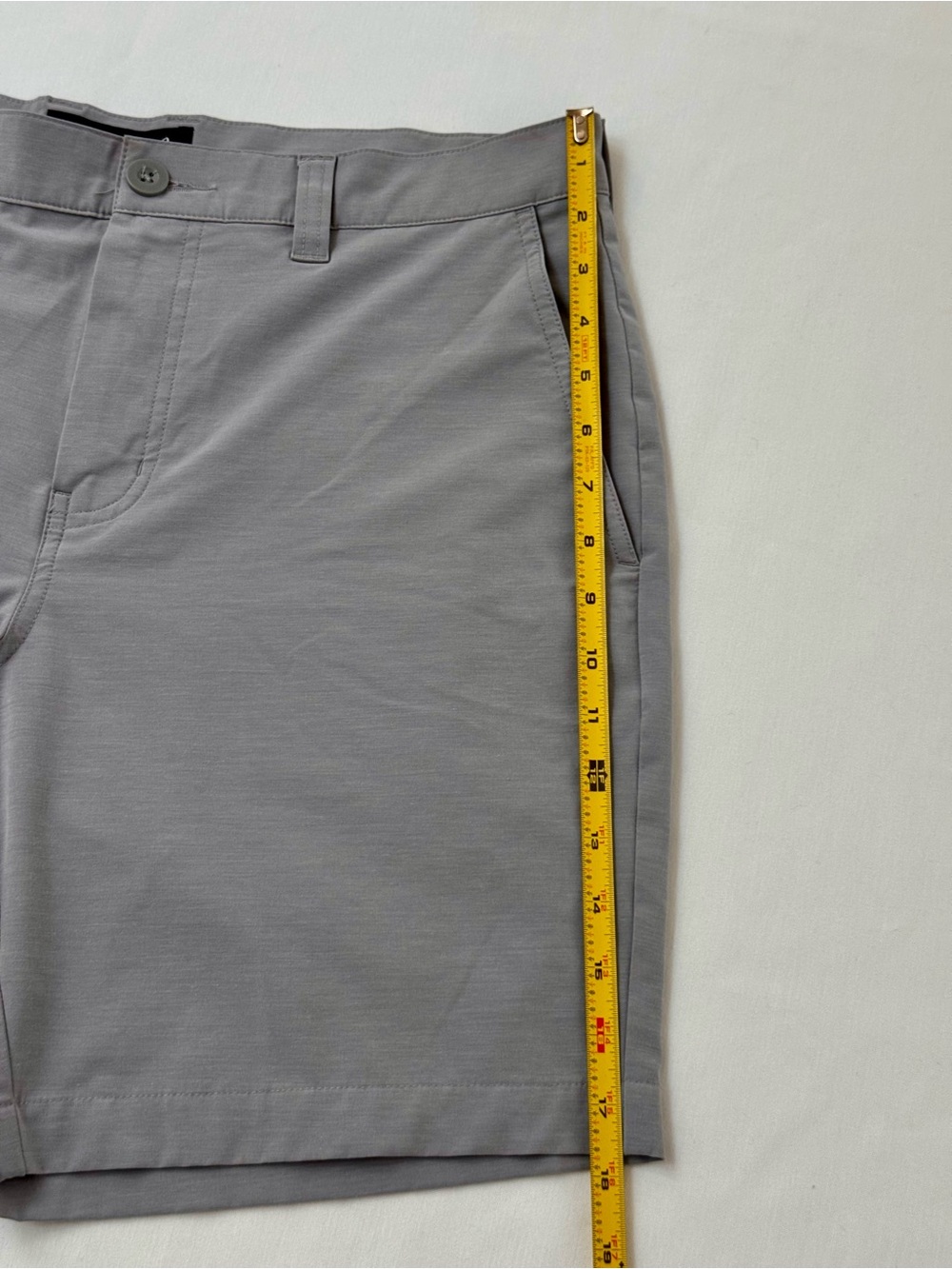 Travis Mathew Mens  Light Gray Golf Shorts 33 Stretch - Picture 7 of 7